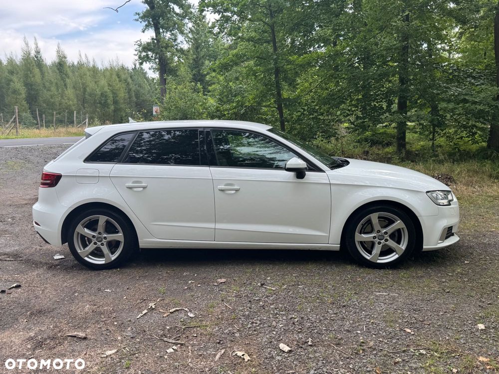 Audi A3 Sportback - 3