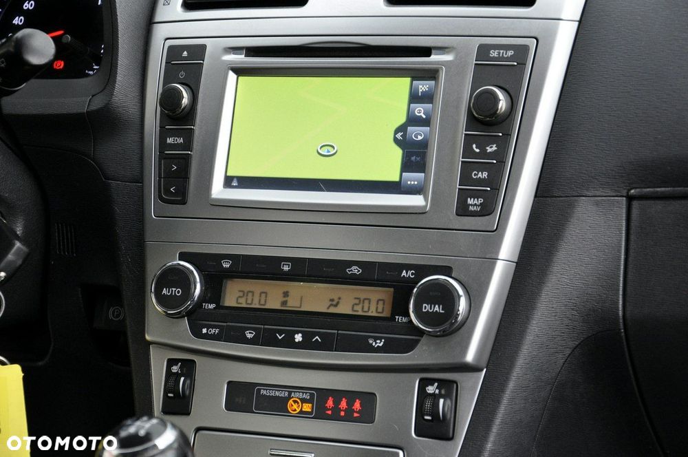 Toyota Avensis 1.8 Executive - 36