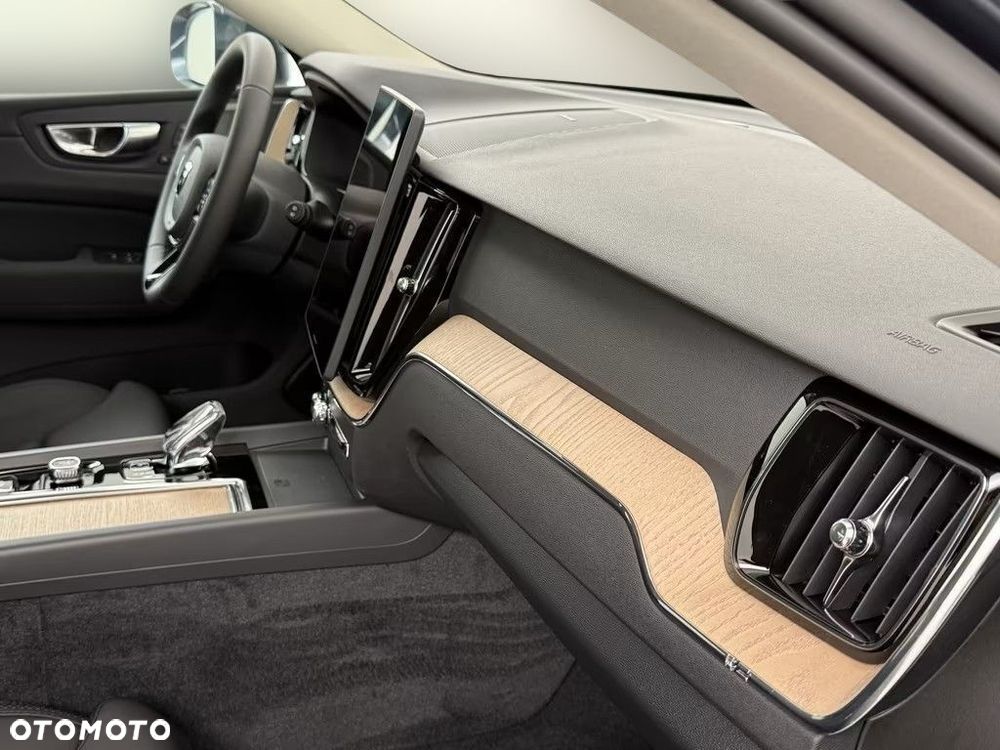 Volvo XC 60 T6 Plug-In Hybrid AWD Plus Bright - 20