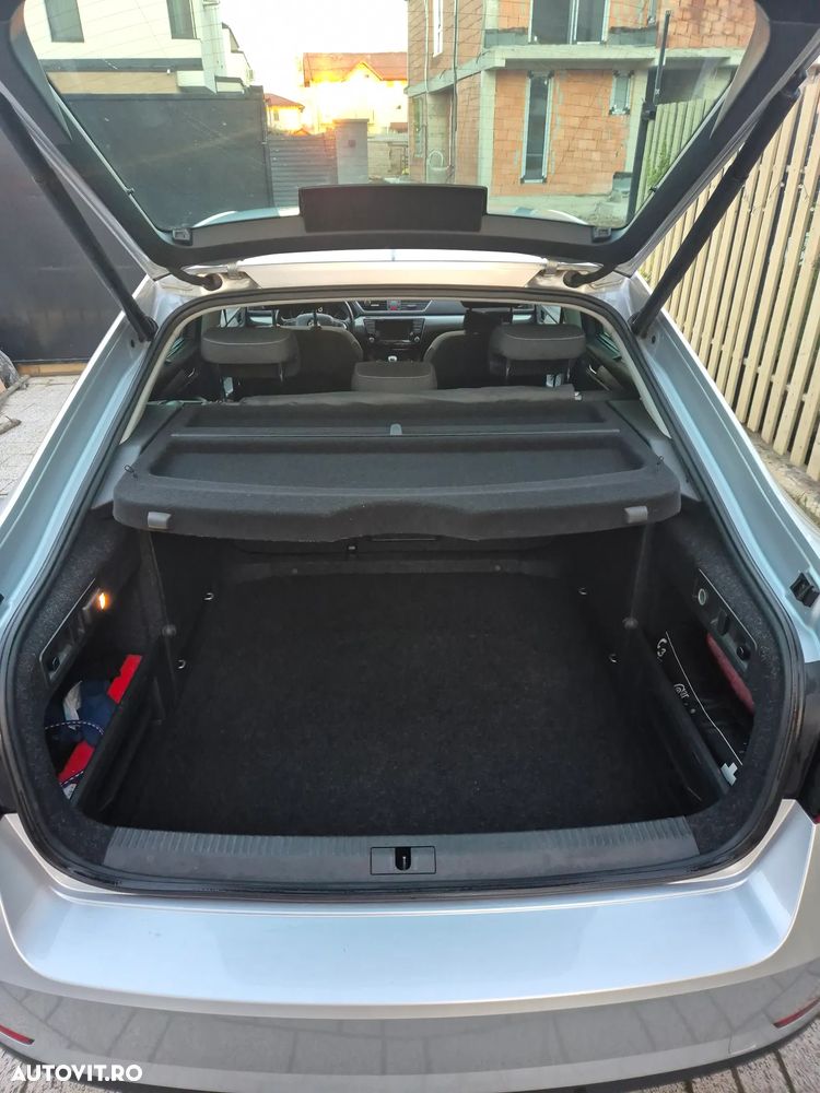 Skoda Superb 2.0 TDI Ambition - 14