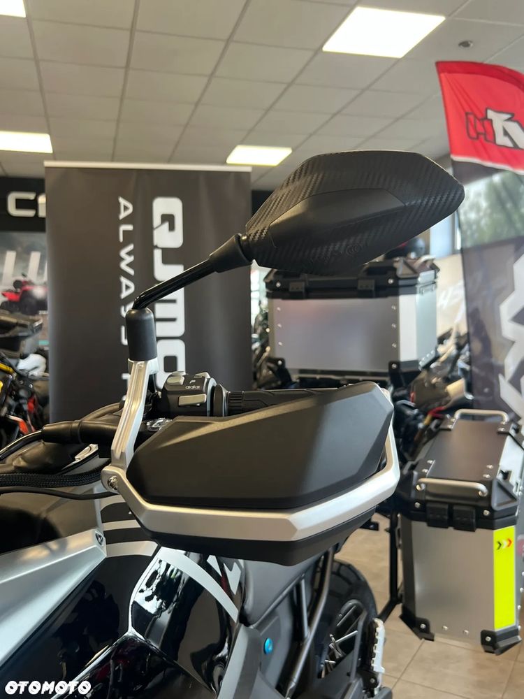 QJMOTOR SRT 600SX - 8
