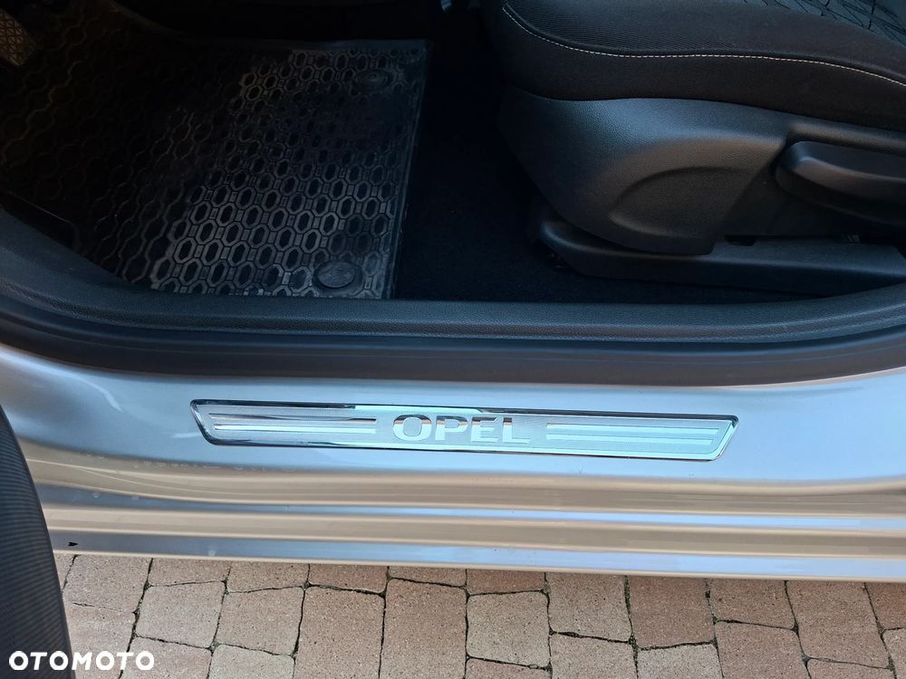 Opel Astra 1.4 T 120 Lat - 9