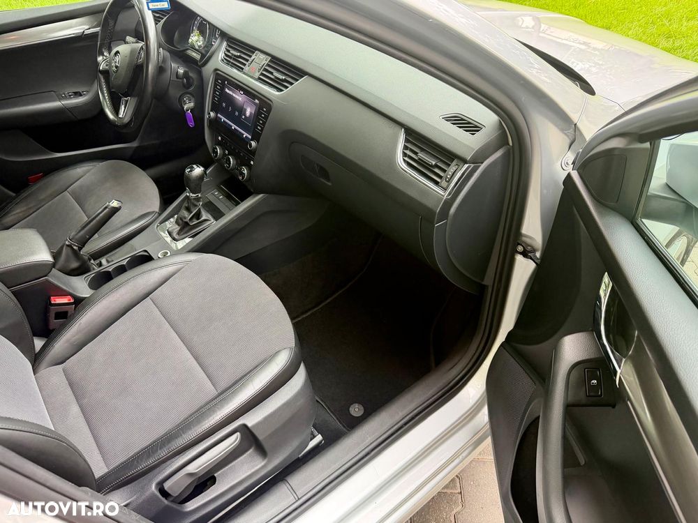 Skoda Octavia 2.0 TDI DSG Premium Edition - 10