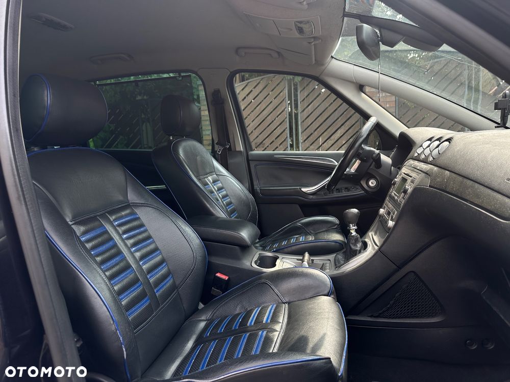 Ford S-Max - 17