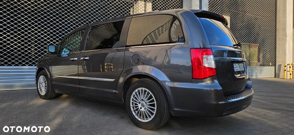 Chrysler Town & Country 3.6 Touring - 15