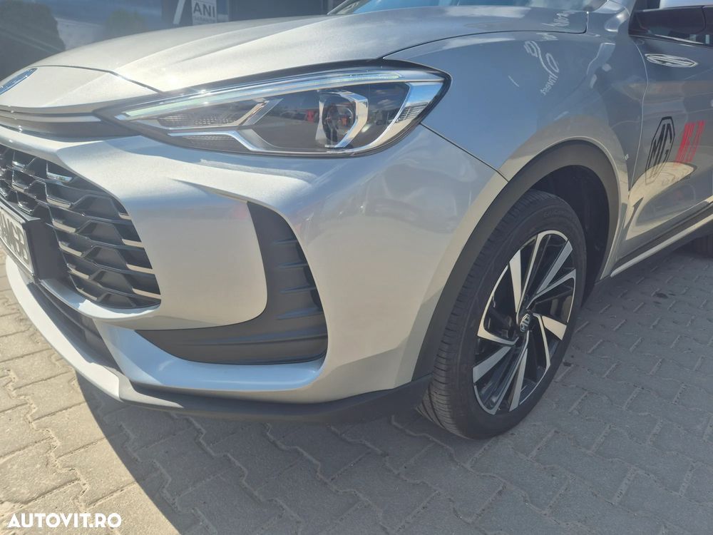 MG ZS HEV 1.5 GSI AT Exclusive - 4