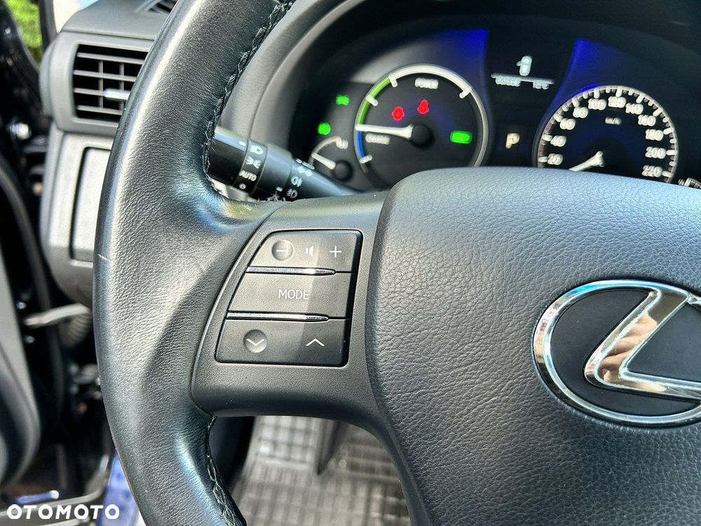 Lexus RX - 16