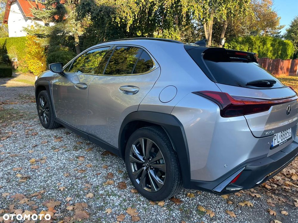 Lexus UX - 5