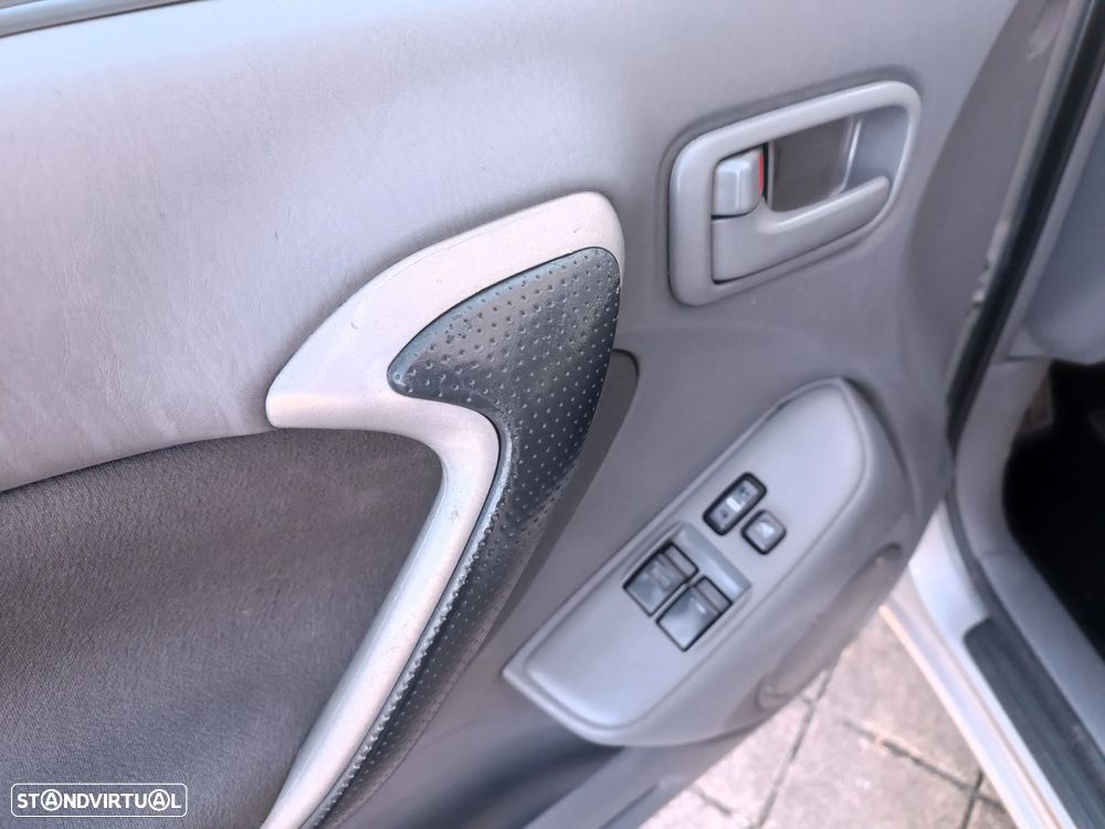 Toyota RAV4 4x2 Edition - 13