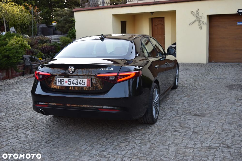 Alfa Romeo Giulia 2.2 AT8 Executive - 7