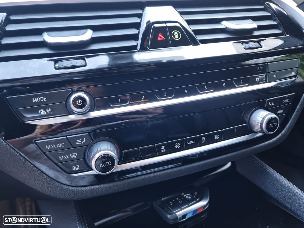 BMW 520 d Pack Desportivo M Auto - 11