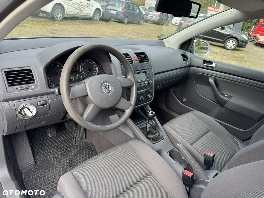 Volkswagen Golf - 24