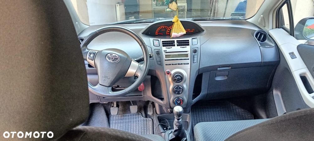 Toyota Yaris 1.33 2010 - 9