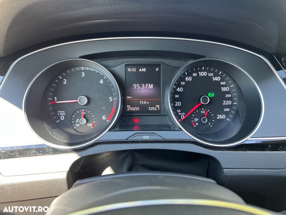 Volkswagen Passat 2.0 TDI DSG 4Motion Highline - 13