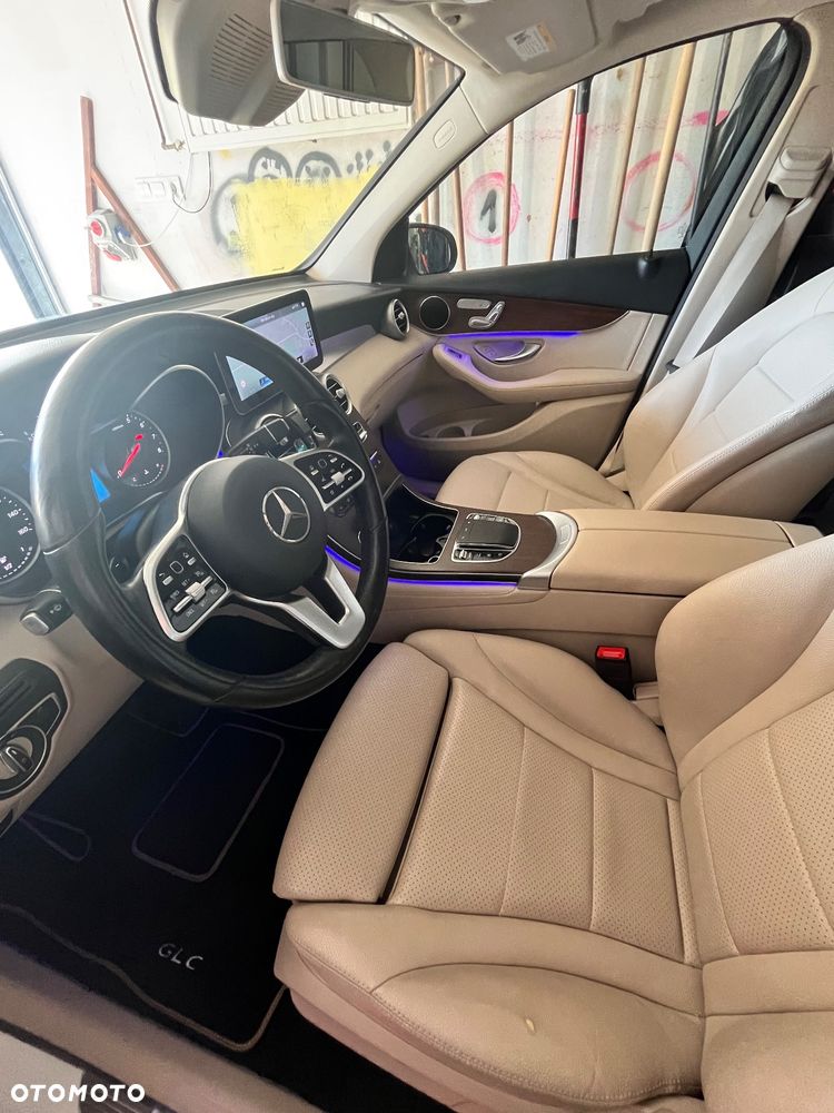 Mercedes-Benz GLC 300 4Matic 9G-TRONIC Exclusive - 18