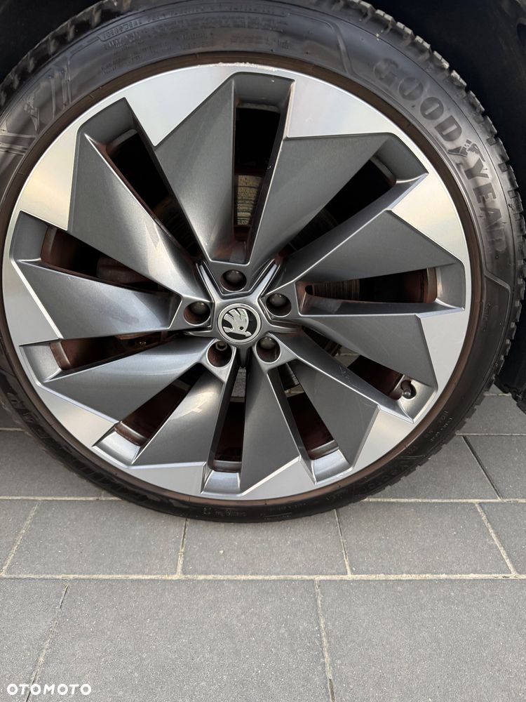 Skoda Enyaq 60 62kWh Plus - 11