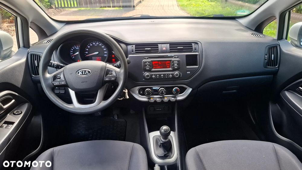 Kia Rio 1.2 Dream Team Edition - 11