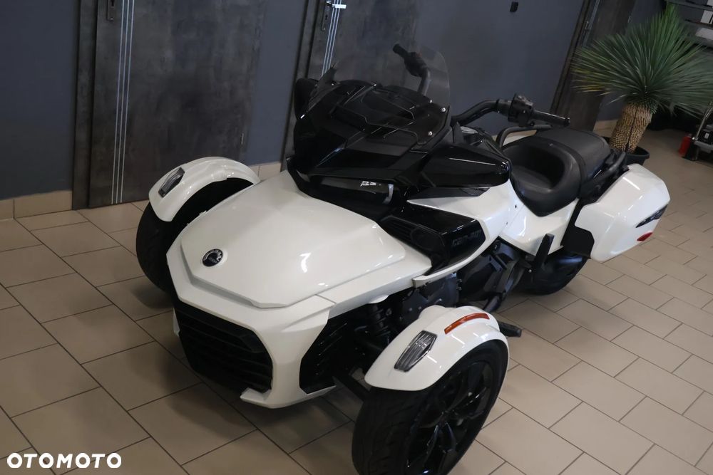Can-Am Spyder - 16