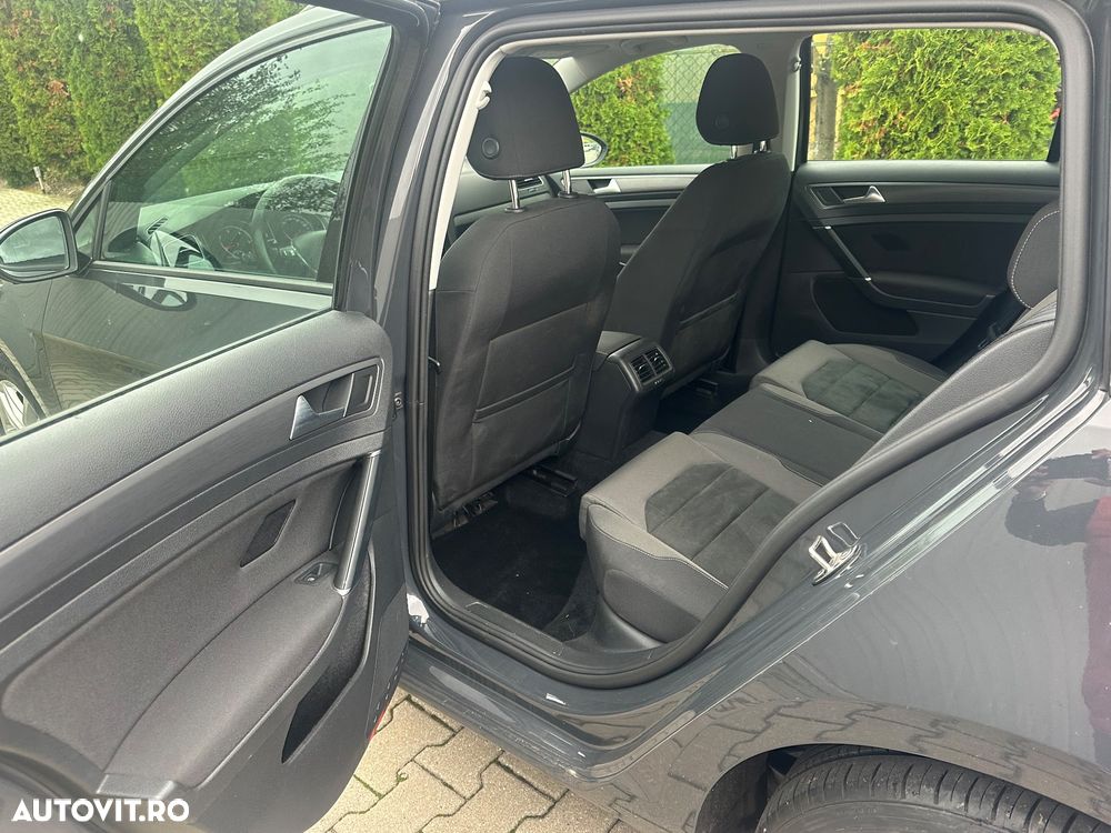 Volkswagen Golf - 16