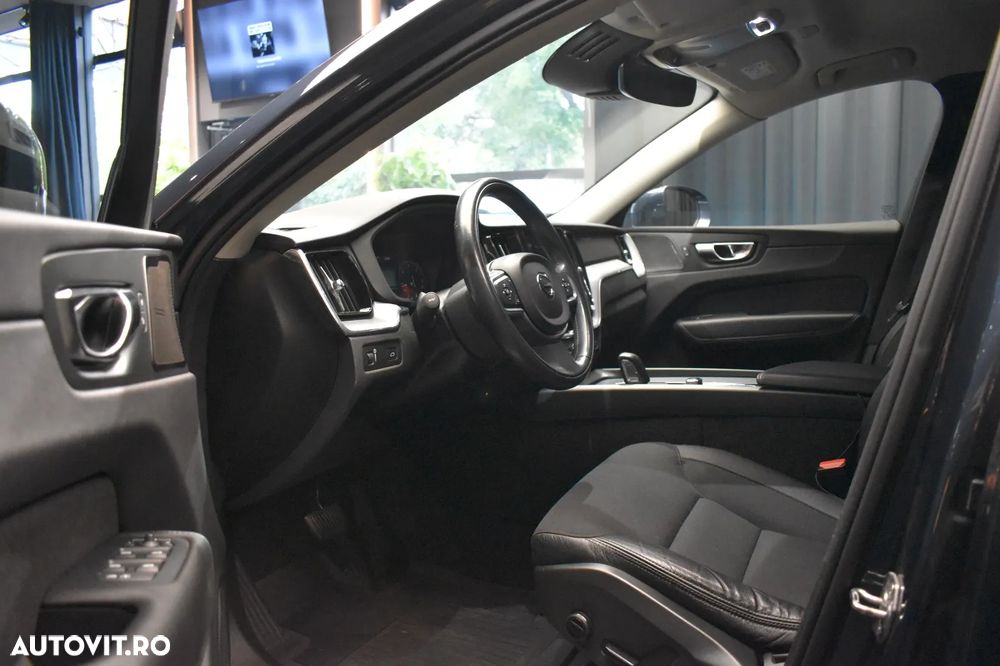 Volvo XC 60 B4 D Geartronic Momentum Pro - 27