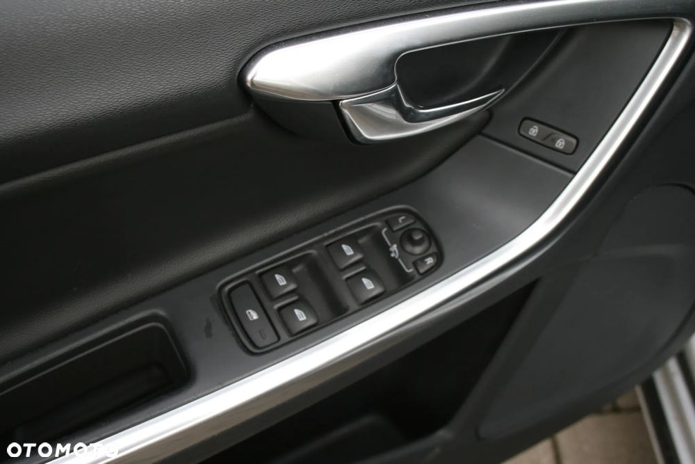 Volvo V60 D3 Drive-E Dynamic Edition (Momentum) - 24