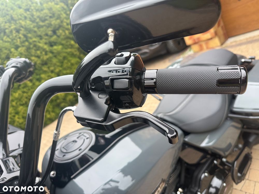 Harley-Davidson Touring Road Glide - 14