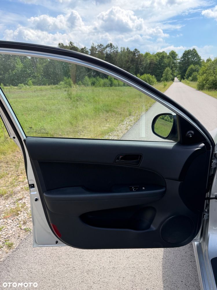 Hyundai i30 i30cw 1.4 Edition 20 - 19