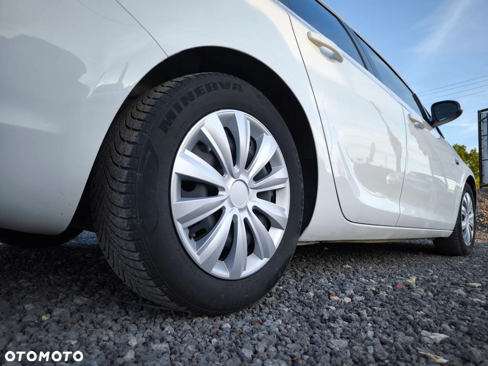 Opel Astra 1.6 T Cosmo - 17