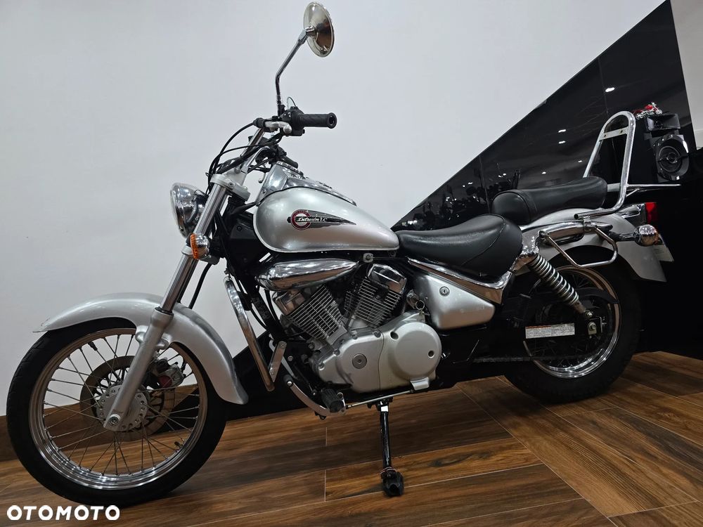 Suzuki Intruder - 6
