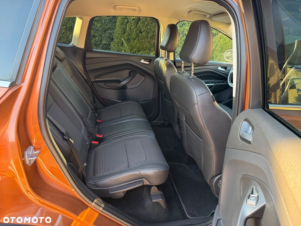 Ford Kuga 1.5 EcoBoost 2x4 Titanium - 16