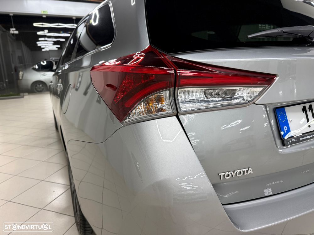 Toyota Auris Touring Sports 1.8 HSD Comfort +P.Sport+Navi - 9