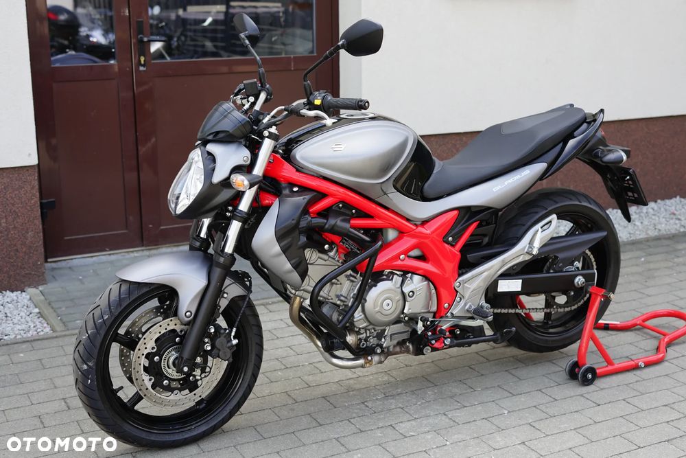 Suzuki Gladius - 22