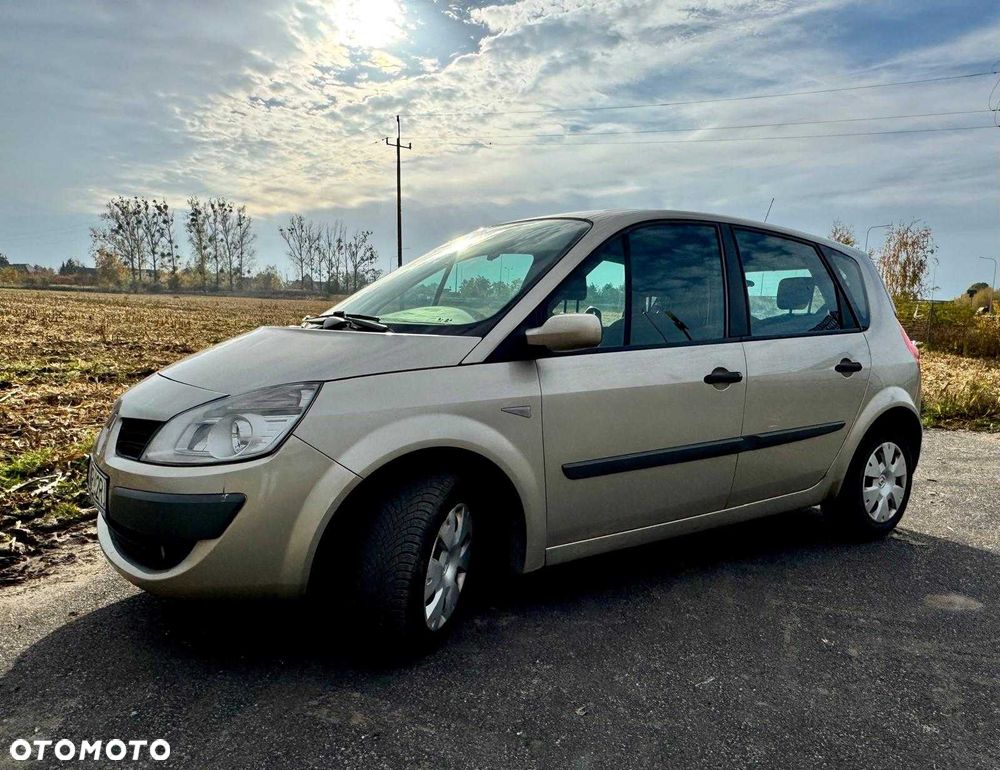 Renault Scenic - 1