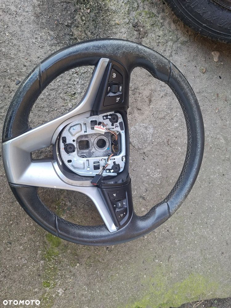 kierownica cruze 11r  multifunkcja skora