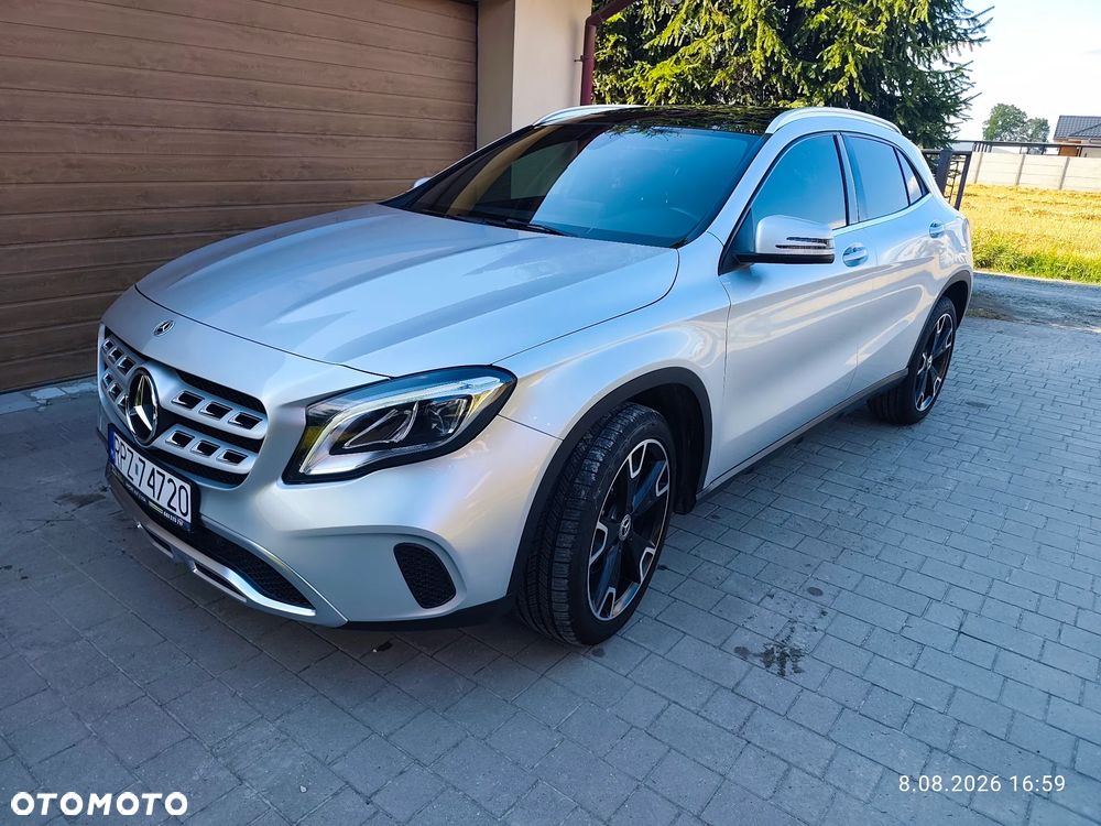 Mercedes-Benz GLA 250 7G-DCT - 11