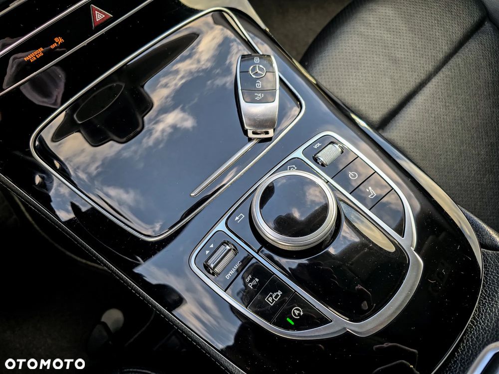 Mercedes-Benz Klasa E 220 d 9G-TRONIC - 29