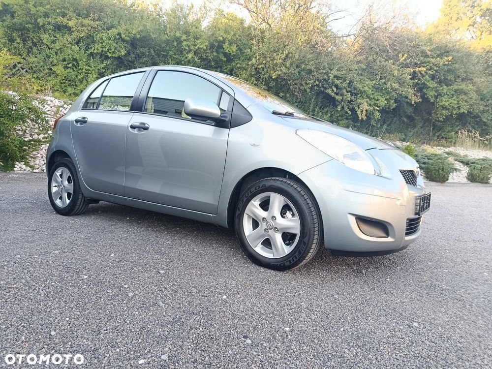 Toyota Yaris - 10
