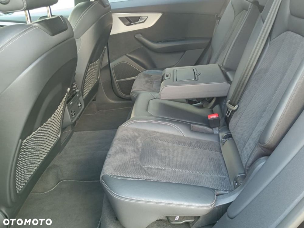 Audi SQ8 - 23
