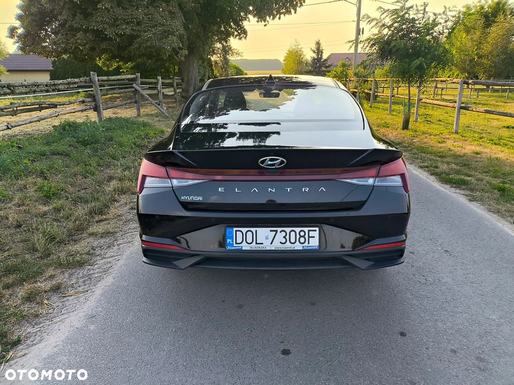 Hyundai Elantra - 8