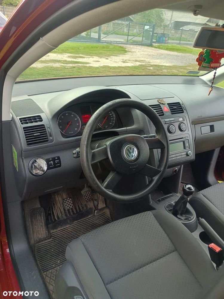Volkswagen Touran 1.6 Conceptline - 8