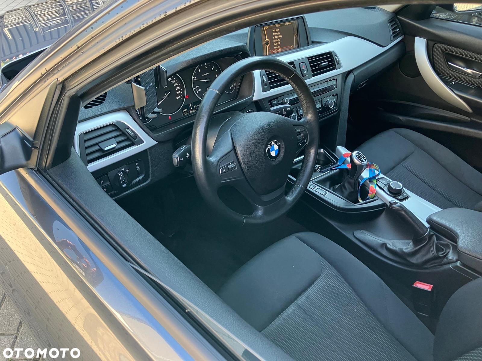 BMW Seria 3 318d - 13