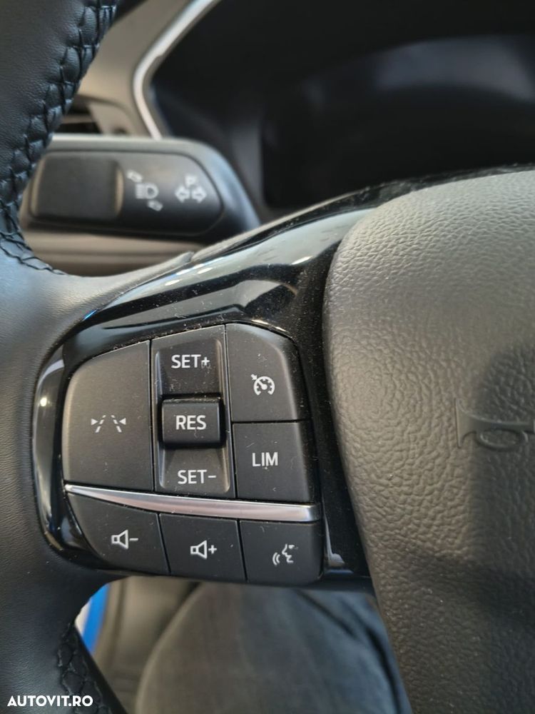 Ford Kuga - 9