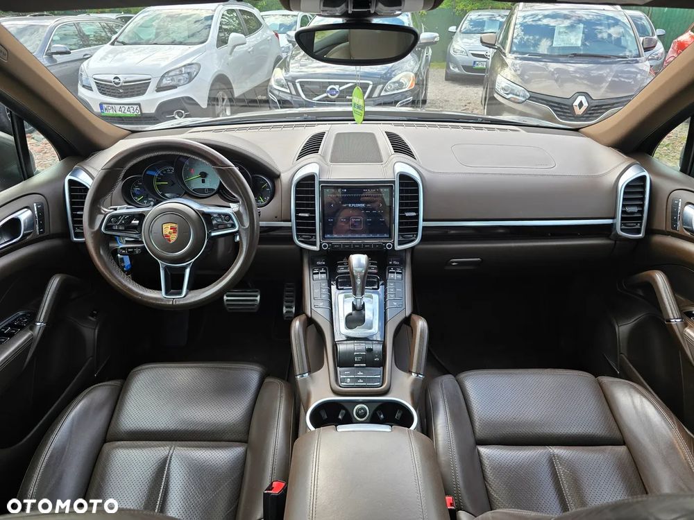 Porsche Cayenne S e-Hybrid - 12