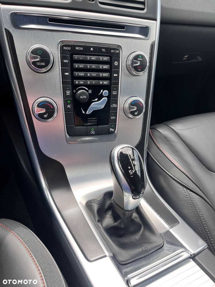 Volvo XC 60 D4 Drive-E Ocean Race - 36