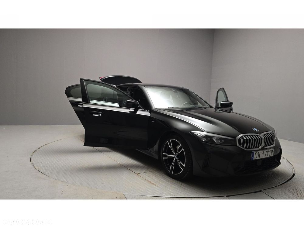 BMW Seria 3 320d xDrive mHEV M Sport - 14