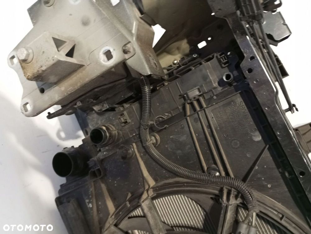 Pas przedni chłodnice VOLVO XC40 XC 40 2,0D - 6