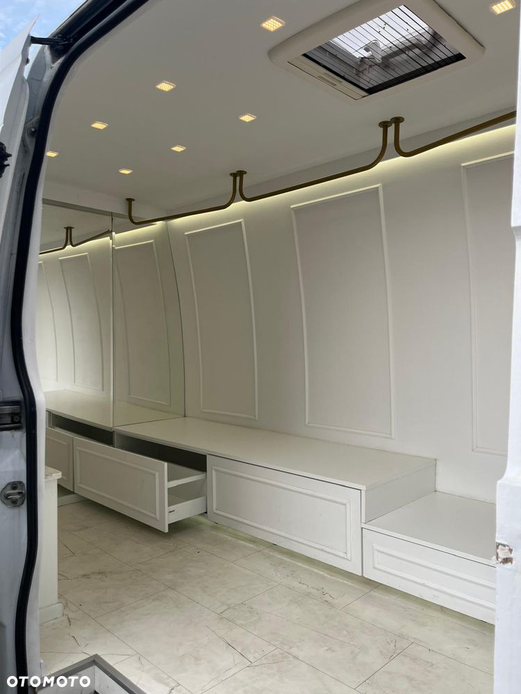 Mercedes-Benz SPRINTER - 11