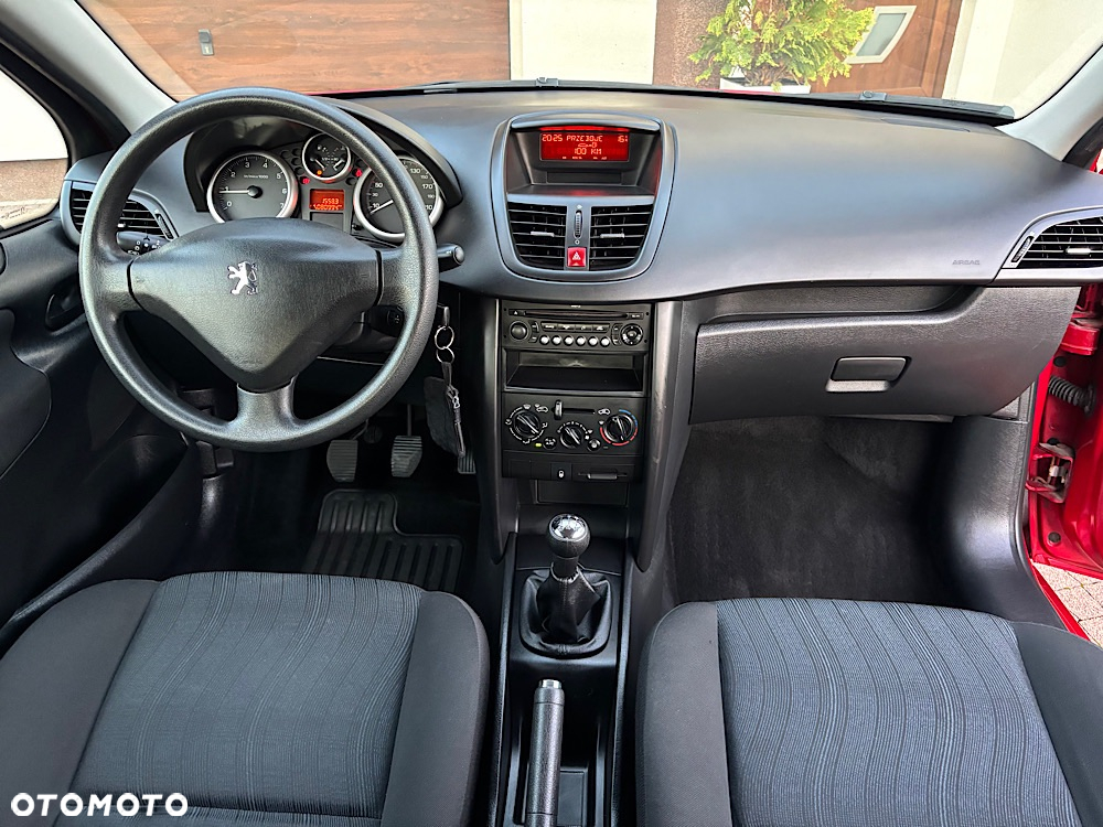 Peugeot 207 1.4 Trendy - 32