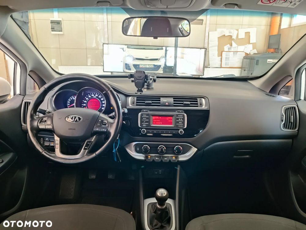 Kia Rio 1.2 Attract - 14