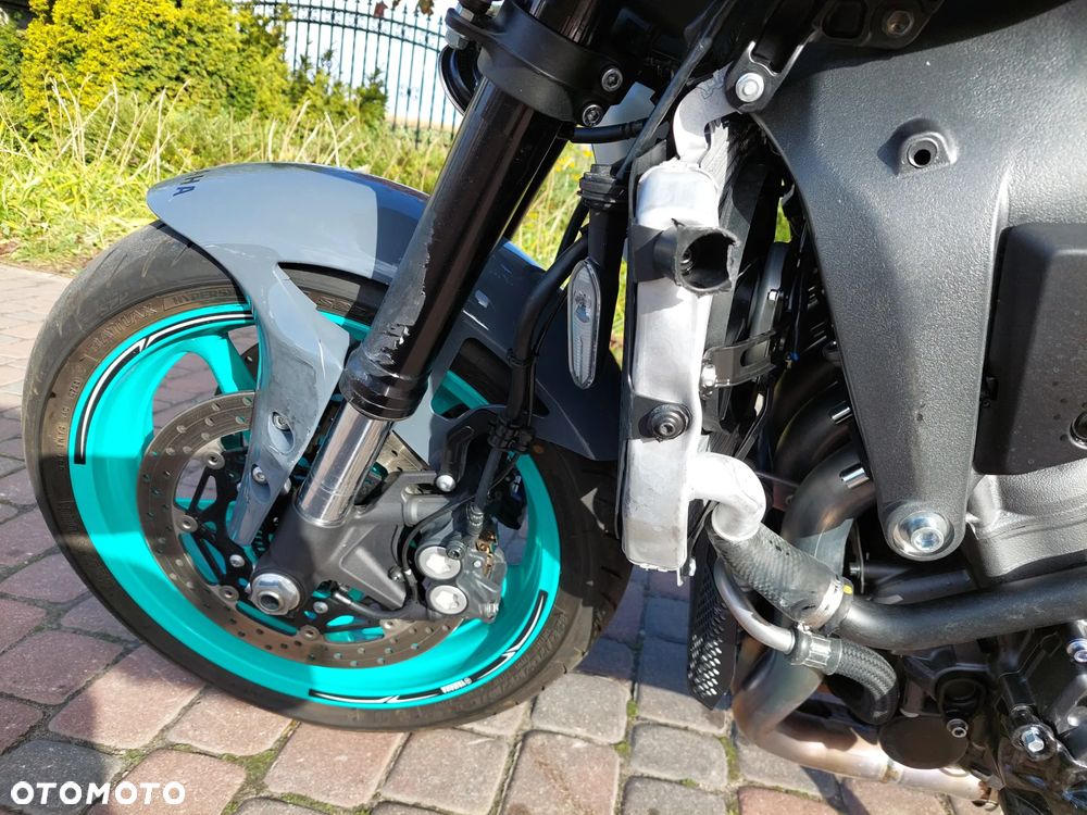 Yamaha MT - 12